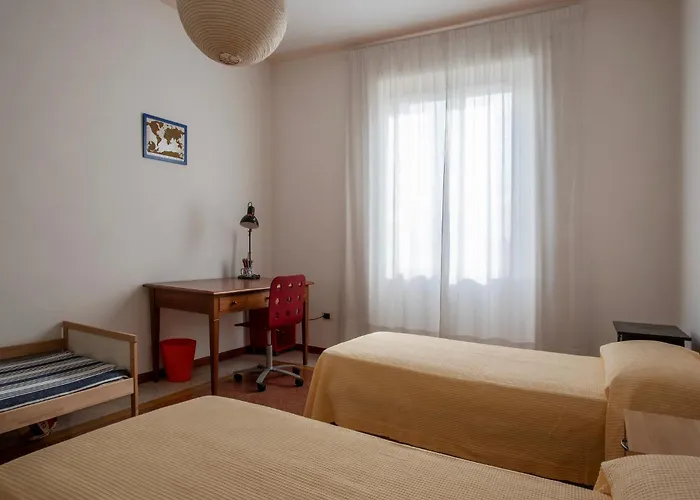 Guesthost - Bright And Roomy In Flaminio District Apartamento